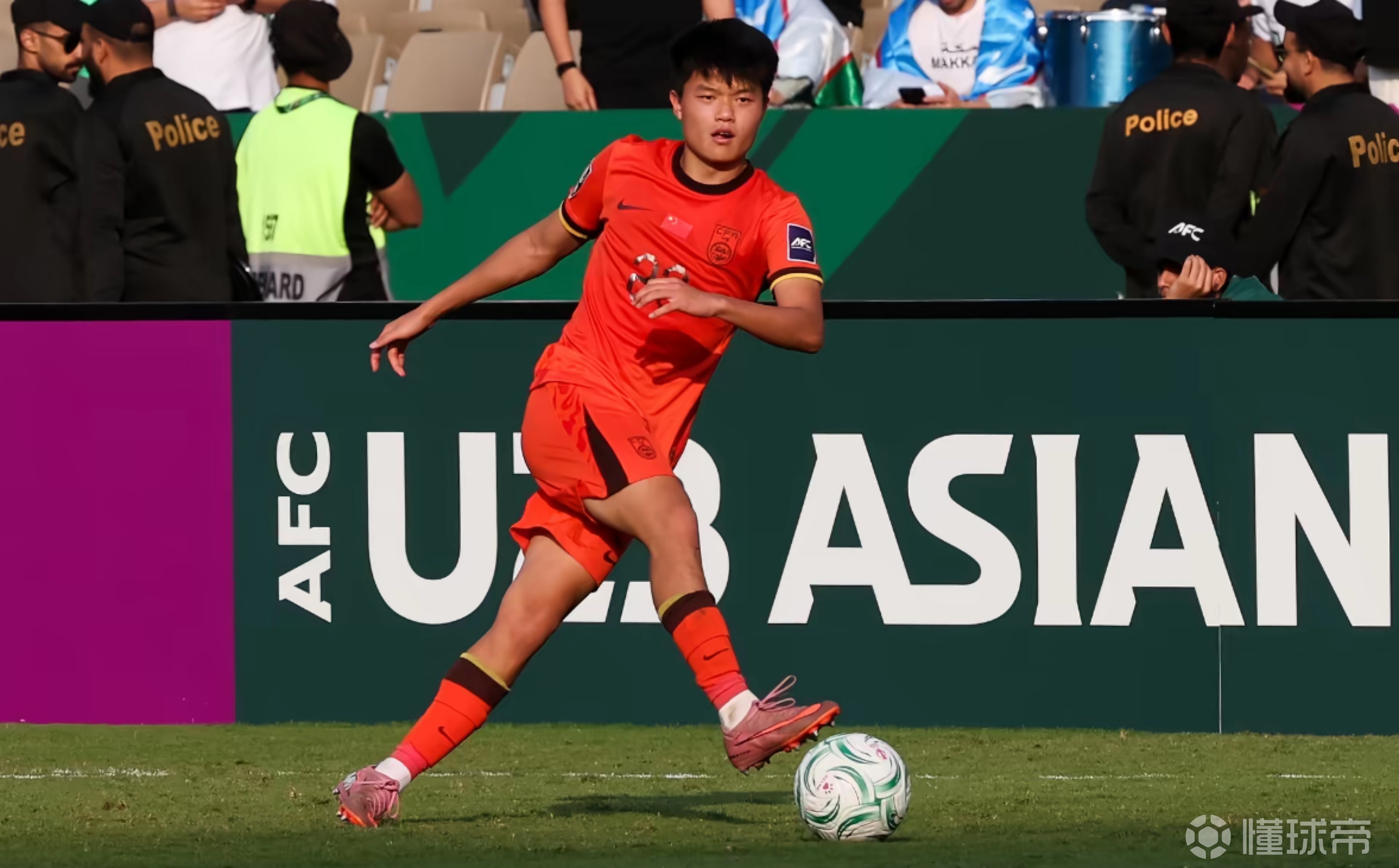 媒体人：杨希加盟海港已成定局，其加盟深圳的传闻太不靠谱